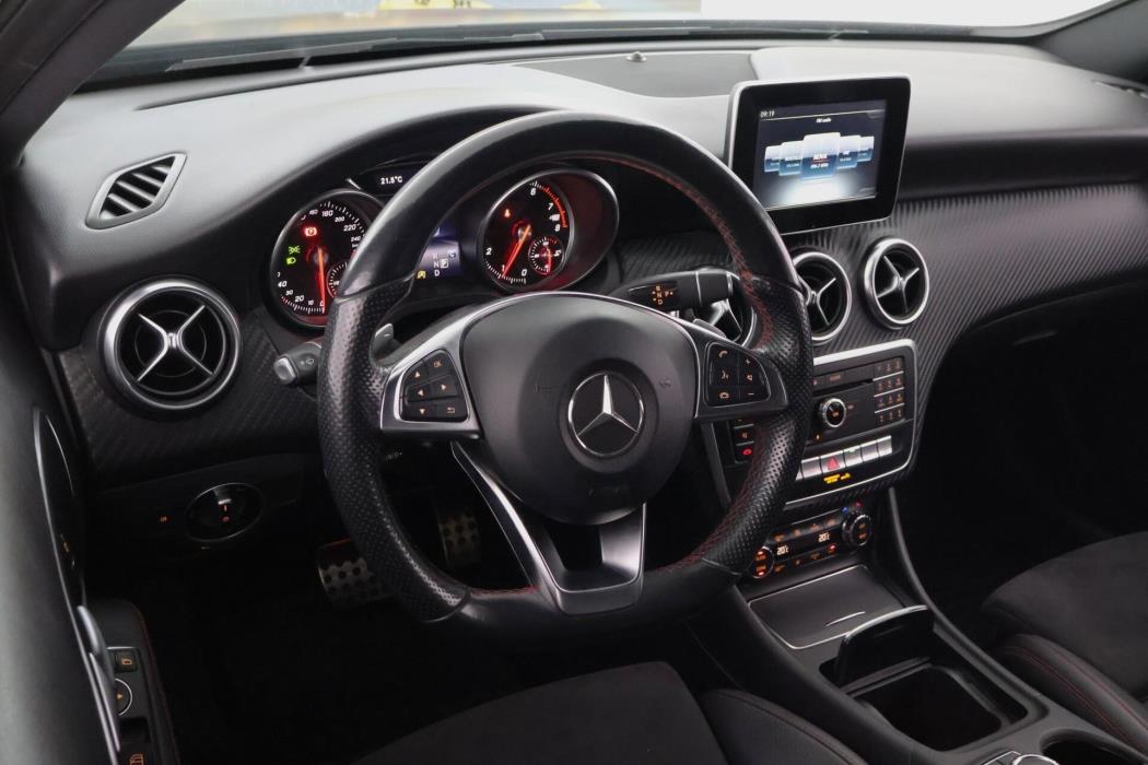 MERCEDES-BENZ A 2017