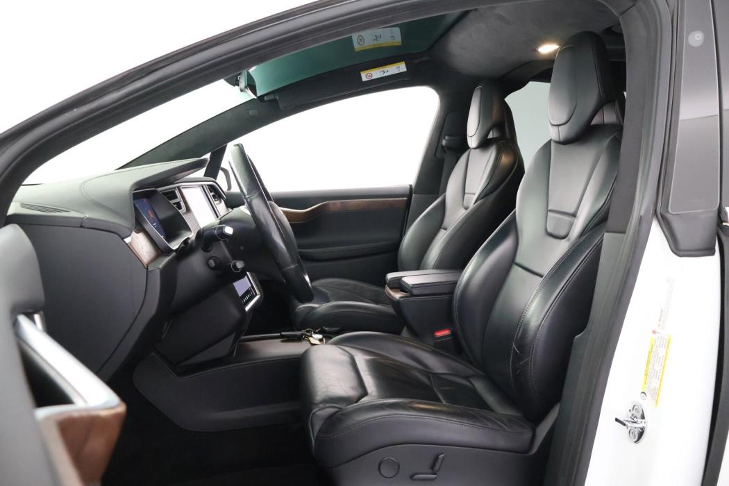 TESLA Model X 2017