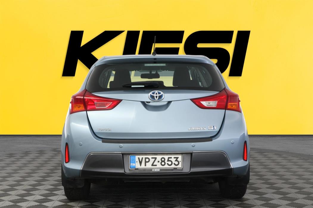TOYOTA Auris 2013