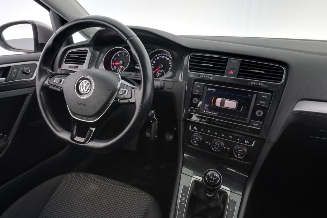 VOLKSWAGEN Golf 2018