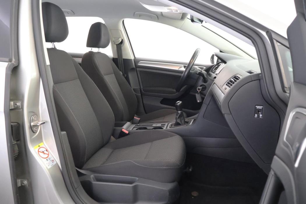 VOLKSWAGEN Golf 2018