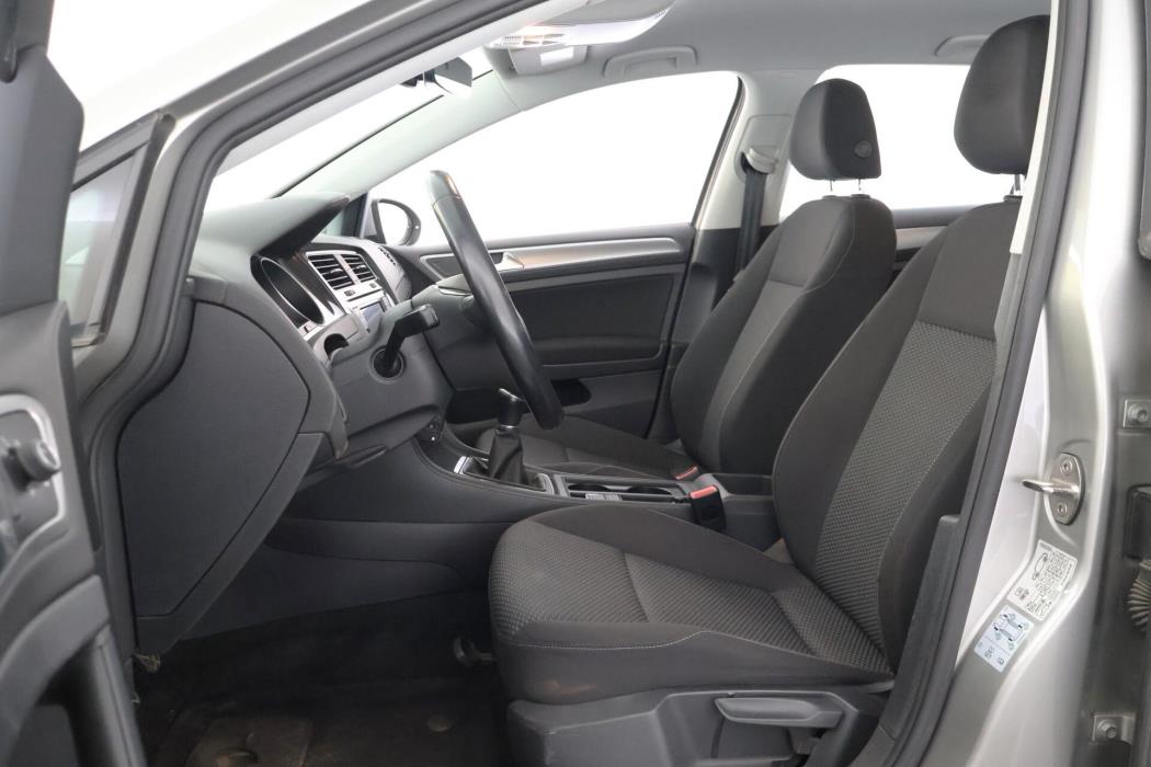 VOLKSWAGEN Golf 2018