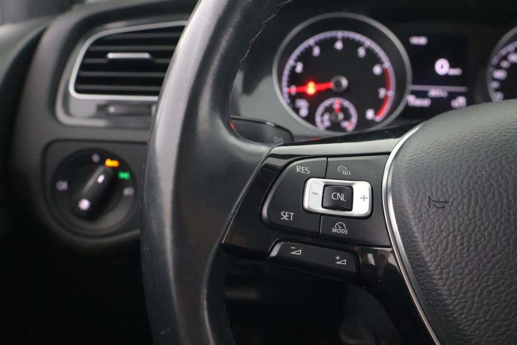VOLKSWAGEN Golf 2018
