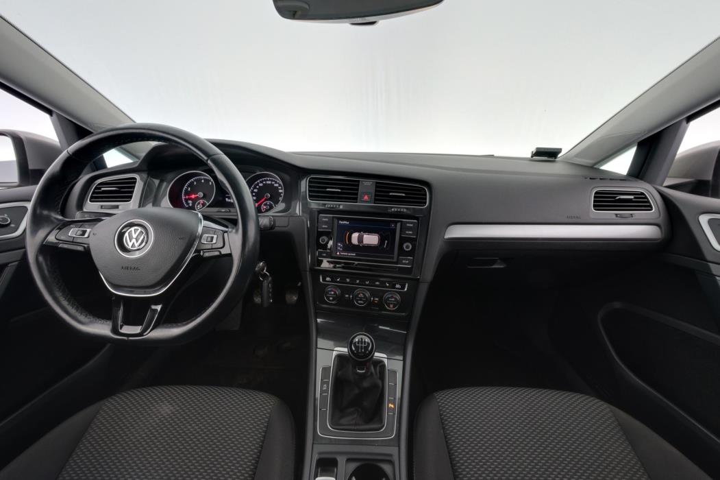 VOLKSWAGEN Golf 2018
