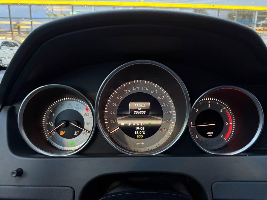 MERCEDES-BENZ C 2014