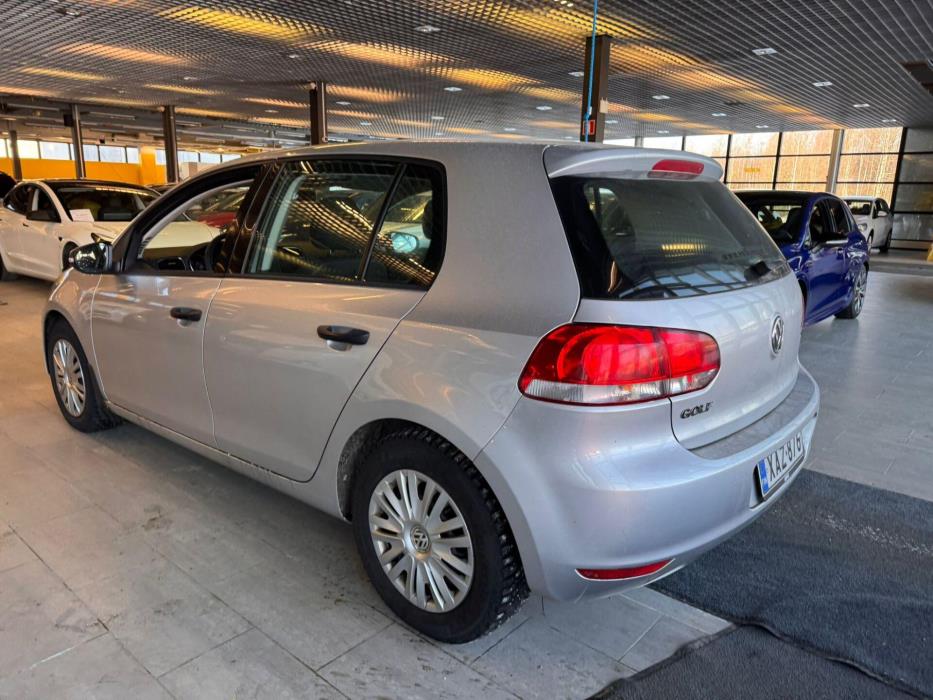 VOLKSWAGEN Golf 2011