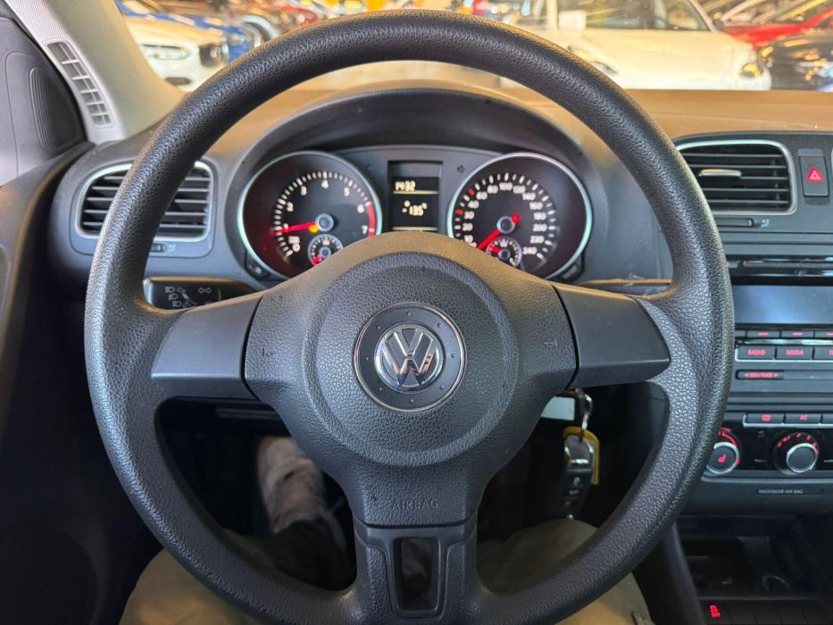 VOLKSWAGEN Golf 2011