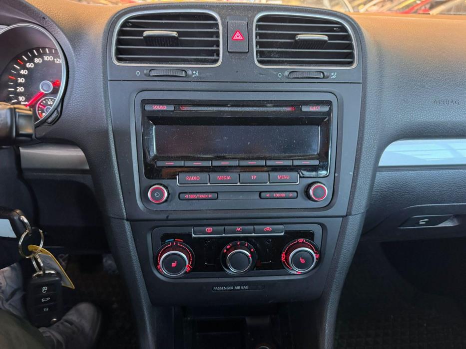 VOLKSWAGEN Golf 2011