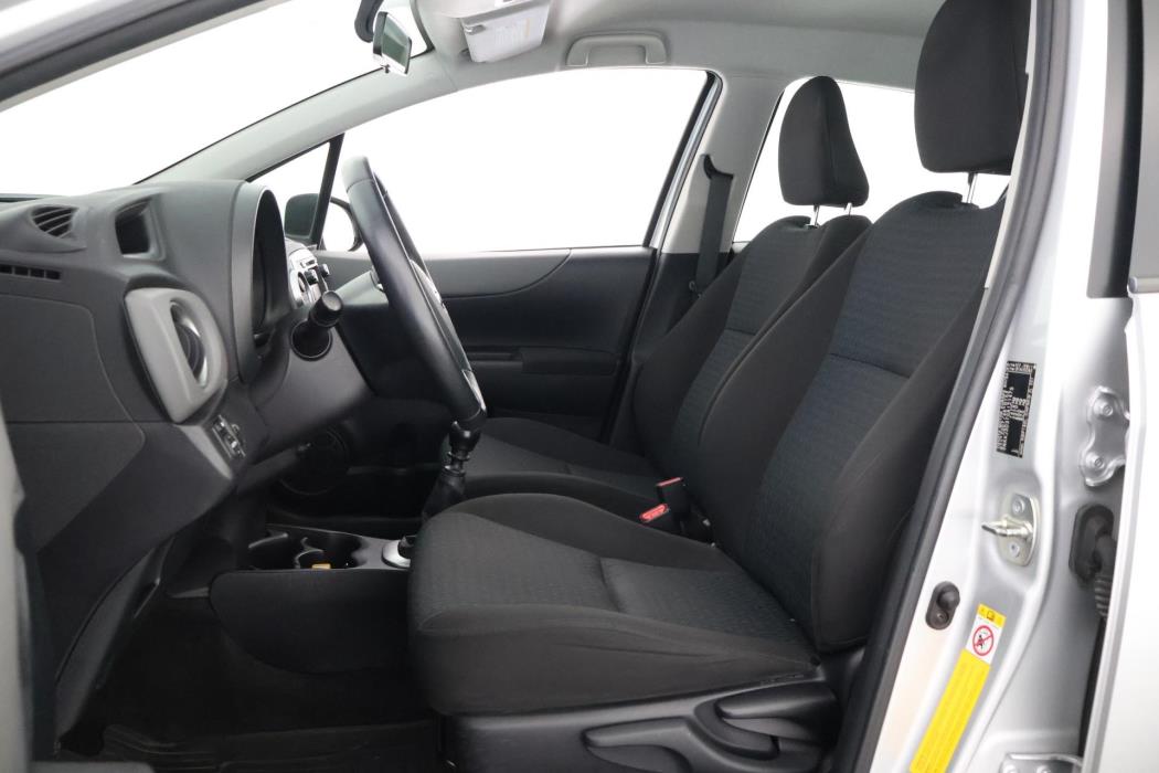 TOYOTA Yaris 2013
