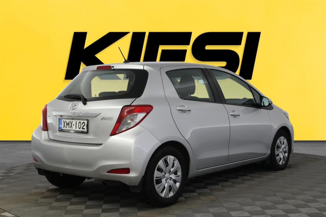 TOYOTA Yaris 2013