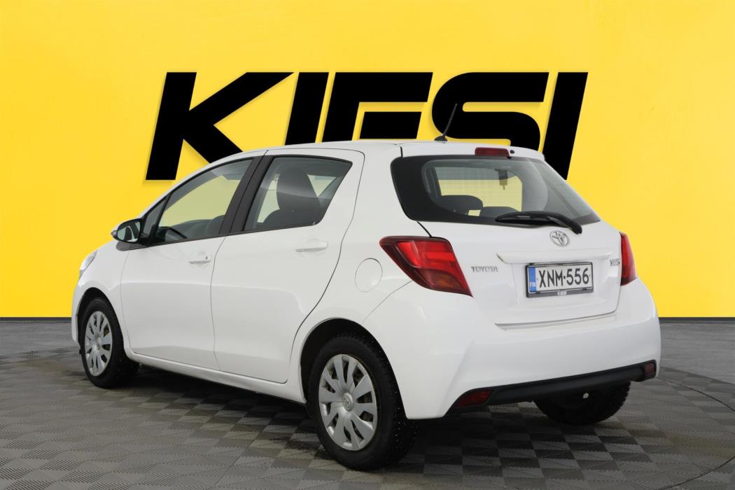 TOYOTA Yaris 2015