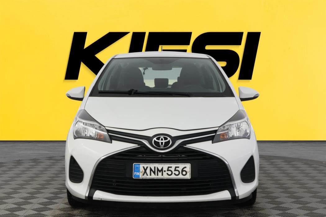 TOYOTA Yaris 2015