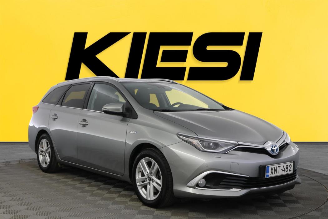 TOYOTA Auris 2016