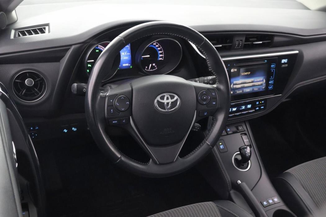 TOYOTA Auris 2016