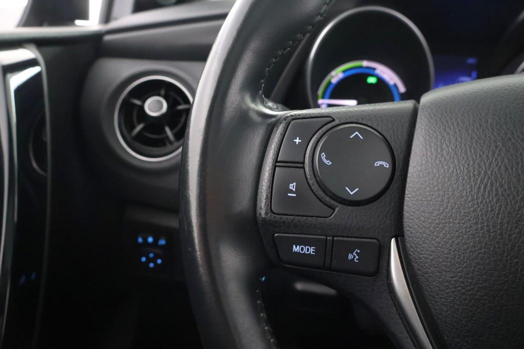 TOYOTA Auris 2016