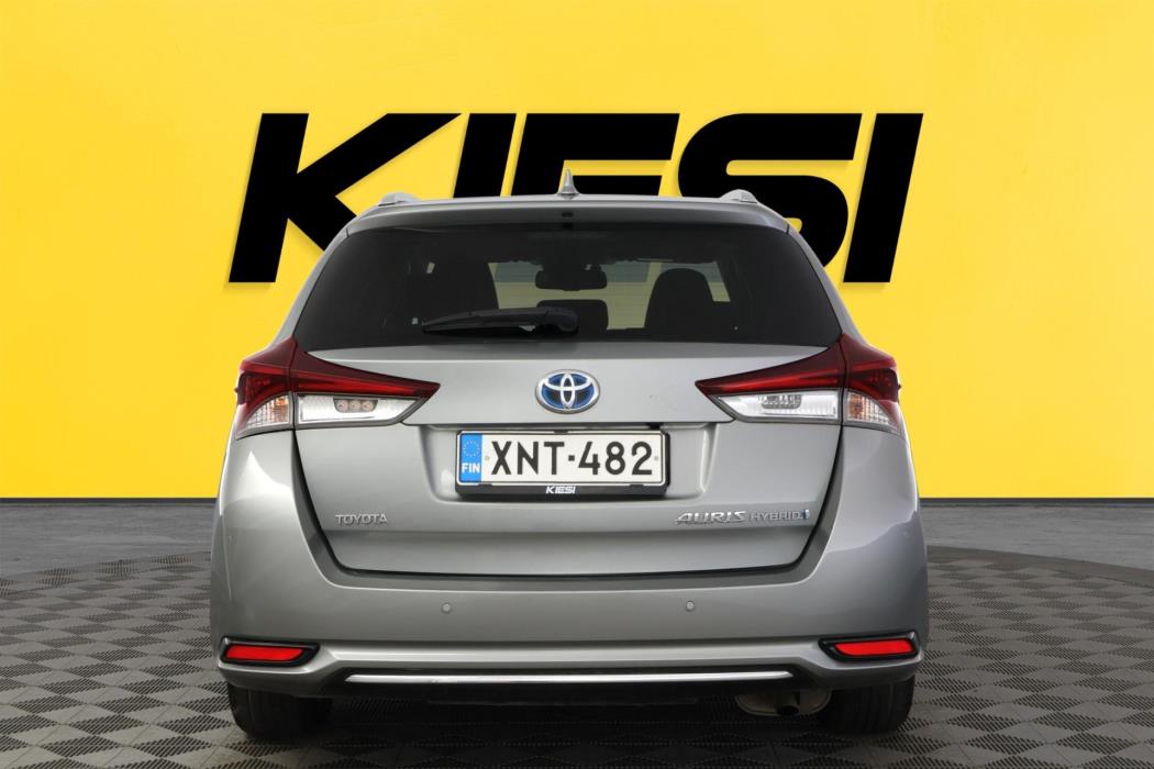 TOYOTA Auris 2016