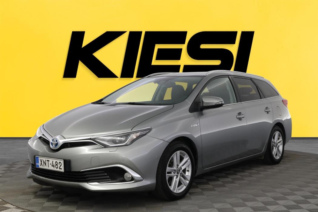 TOYOTA Auris 2016