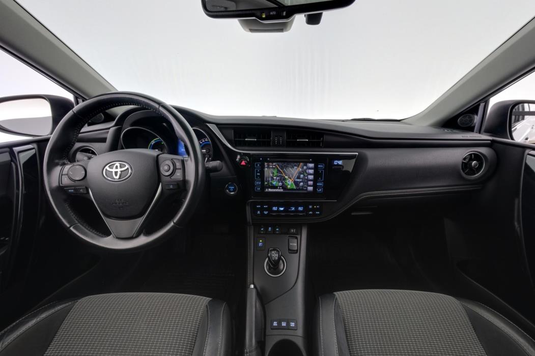 TOYOTA Auris 2016