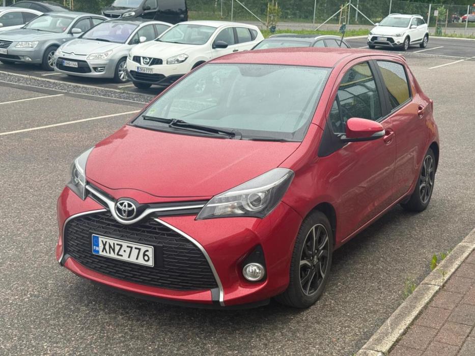 TOYOTA Yaris 2016