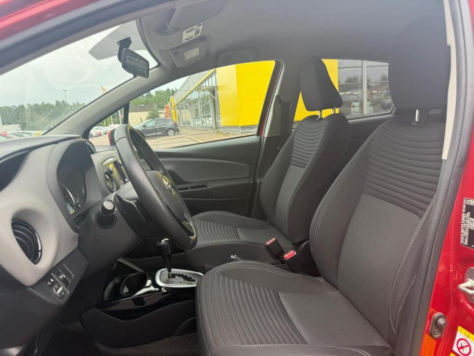 TOYOTA Yaris 2016