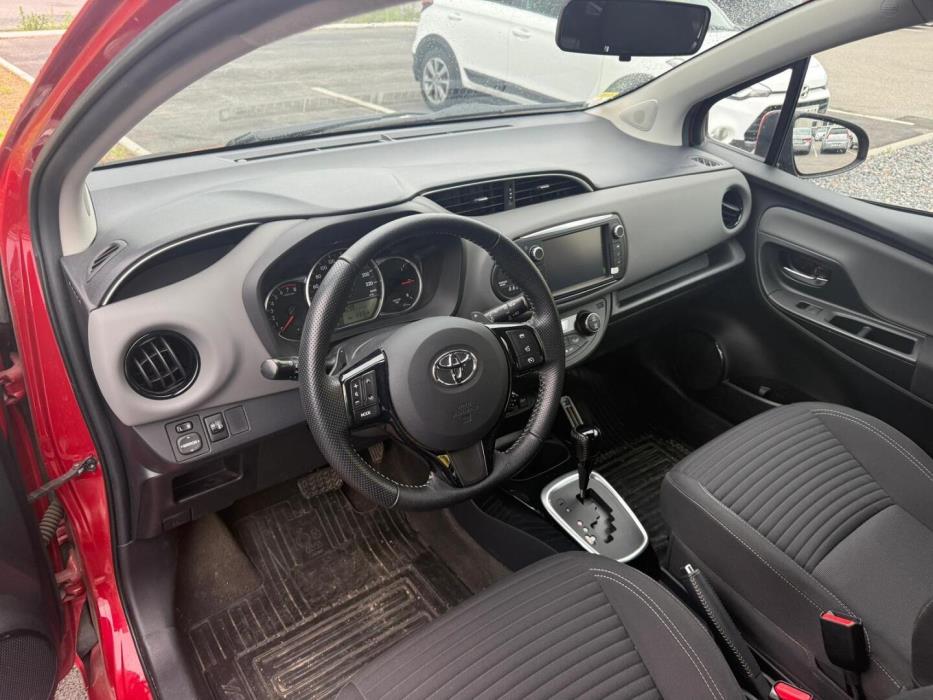 TOYOTA Yaris 2016