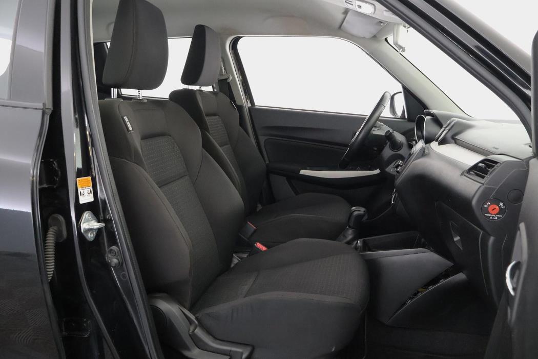 SUZUKI Swift 2021