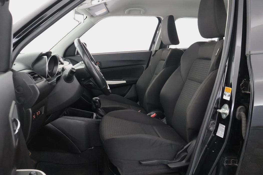 SUZUKI Swift 2021