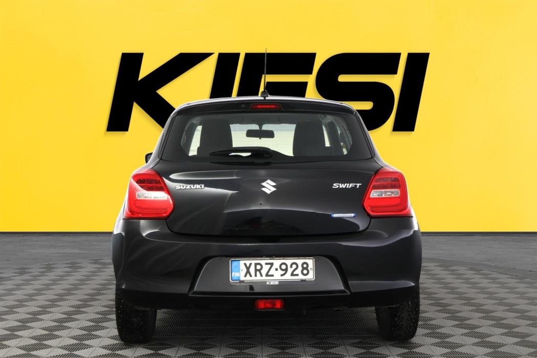 SUZUKI Swift 2021