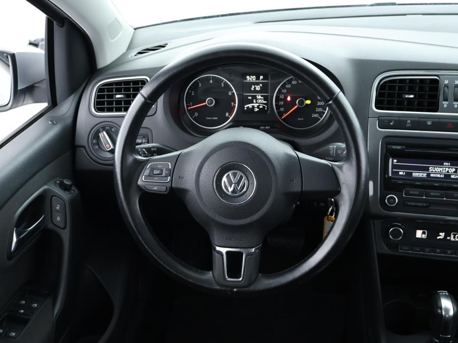 VOLKSWAGEN Polo 2011