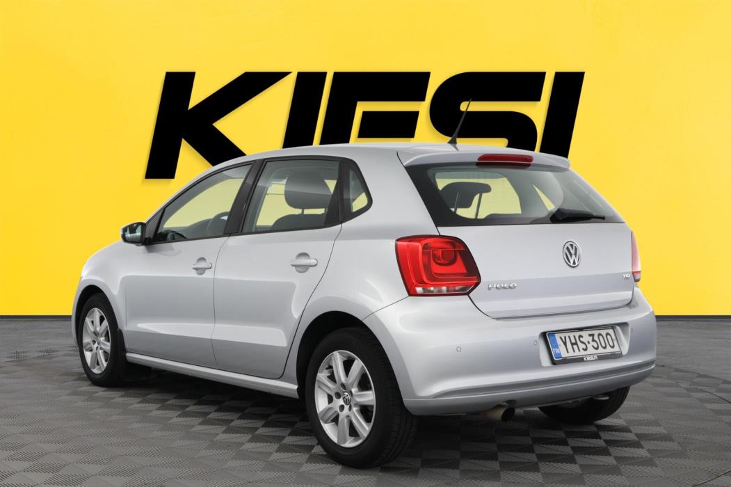 VOLKSWAGEN Polo 2011