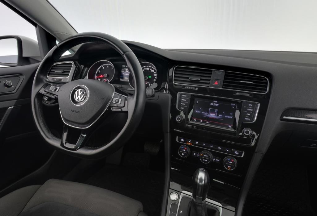 VOLKSWAGEN Golf 2014