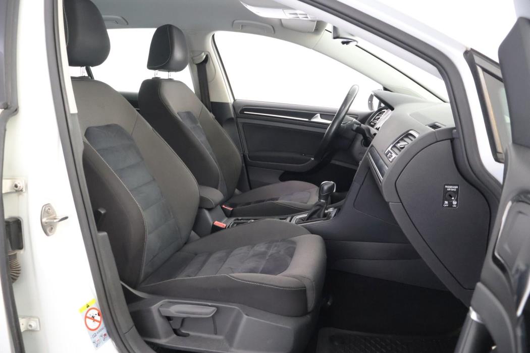VOLKSWAGEN Golf 2014