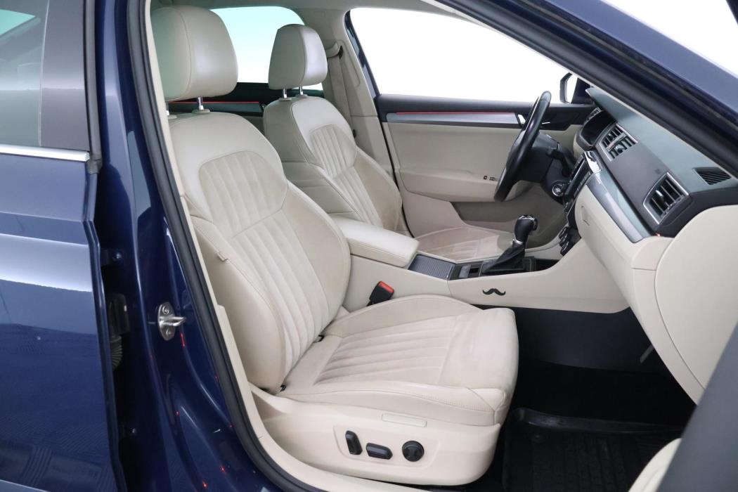 SKODA Superb 2016