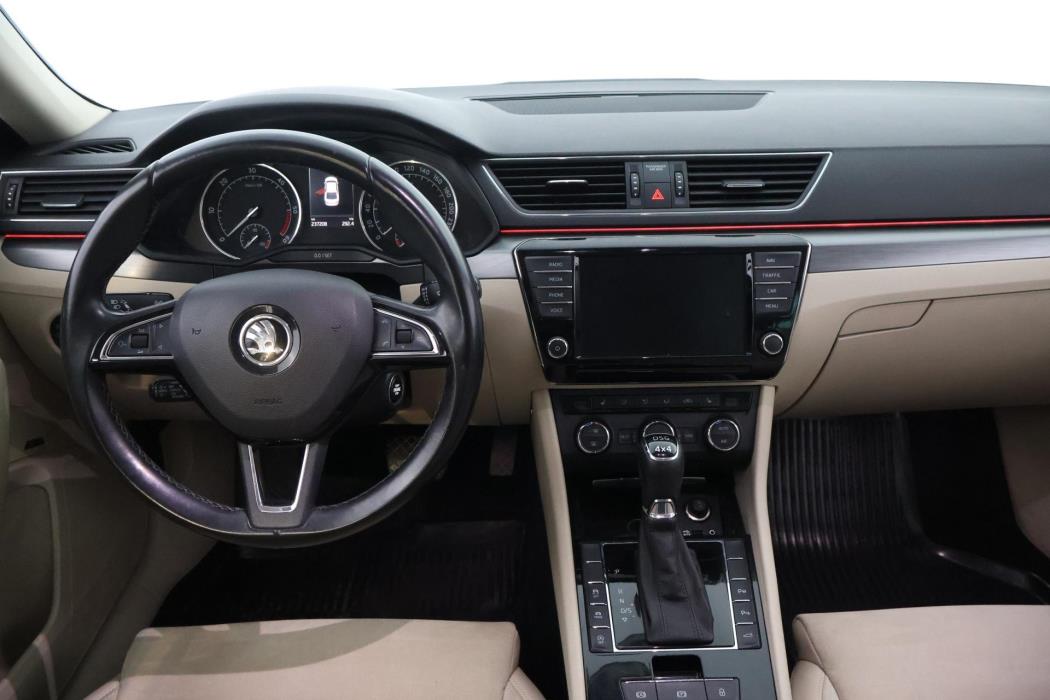 SKODA Superb 2016
