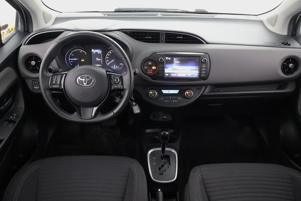 TOYOTA Yaris 2018