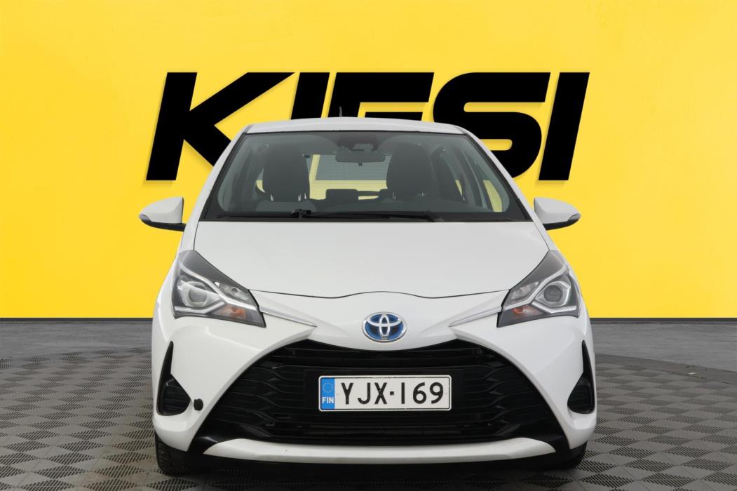 TOYOTA Yaris 2018