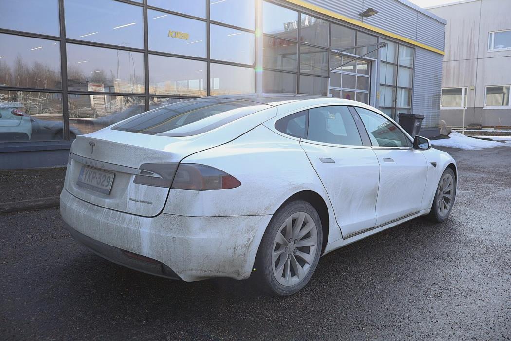 TESLA Model S 2020