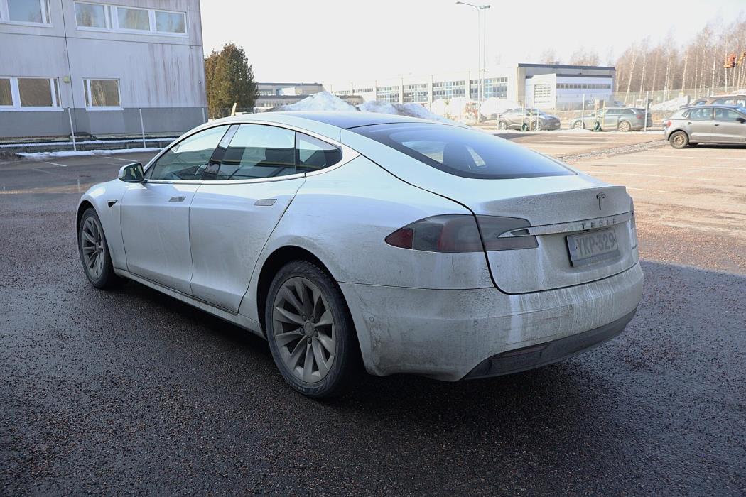 TESLA Model S 2020