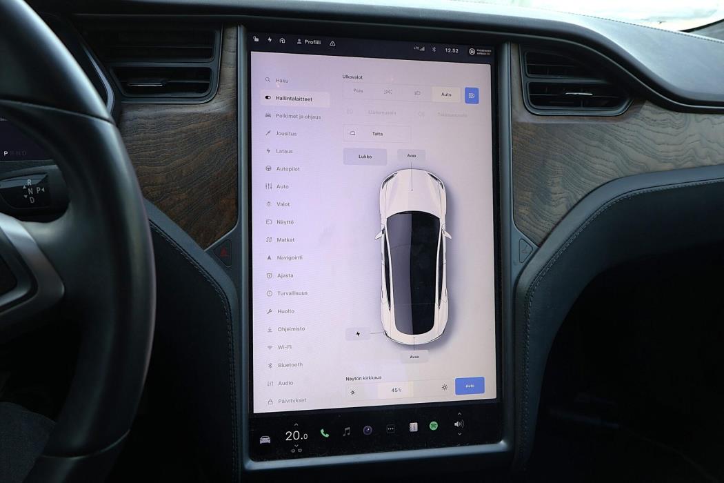 TESLA Model S 2020