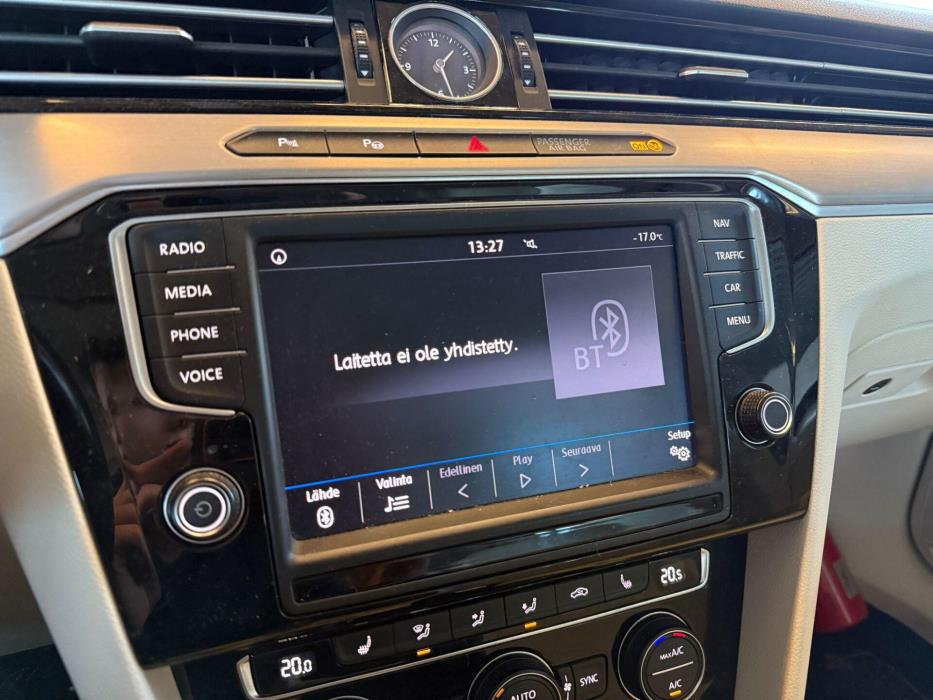 VOLKSWAGEN Passat 2017