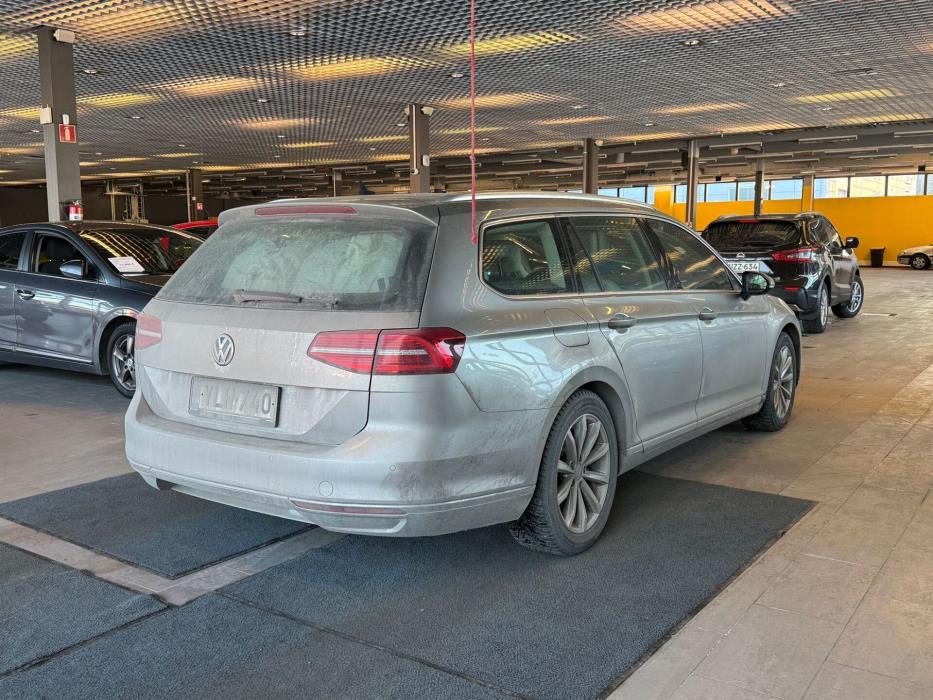 VOLKSWAGEN Passat 2017