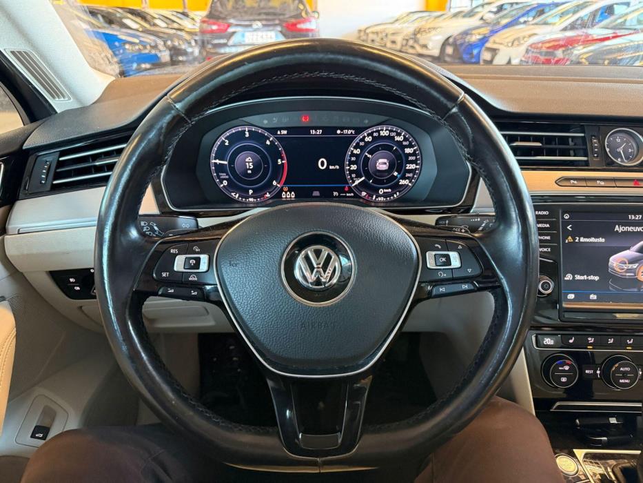 VOLKSWAGEN Passat 2017