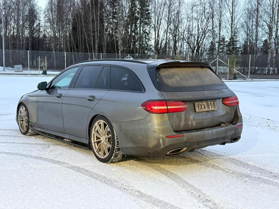 MERCEDES-BENZ E 2017