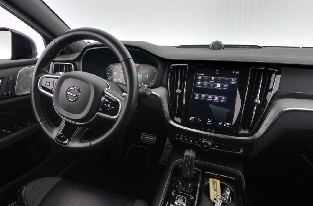 VOLVO V60 2020