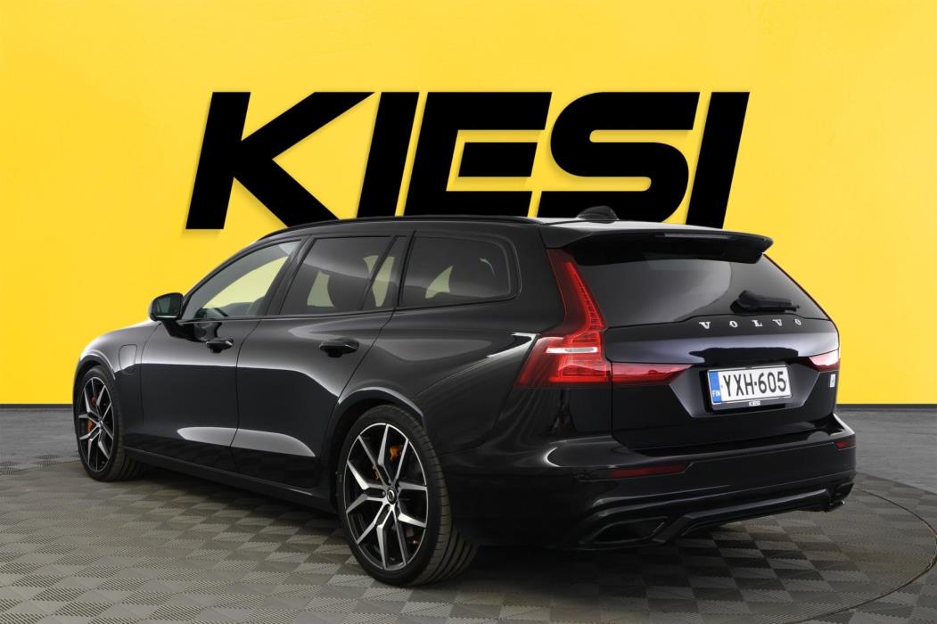 VOLVO V60 2020
