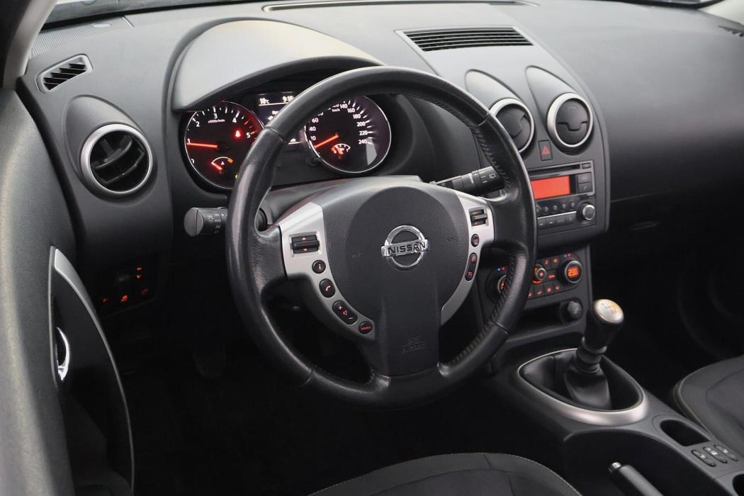 NISSAN Qashqai 2012