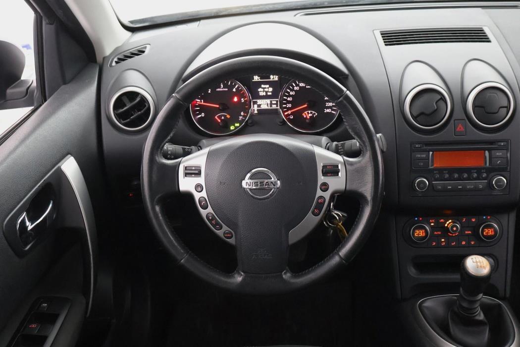 NISSAN Qashqai 2012