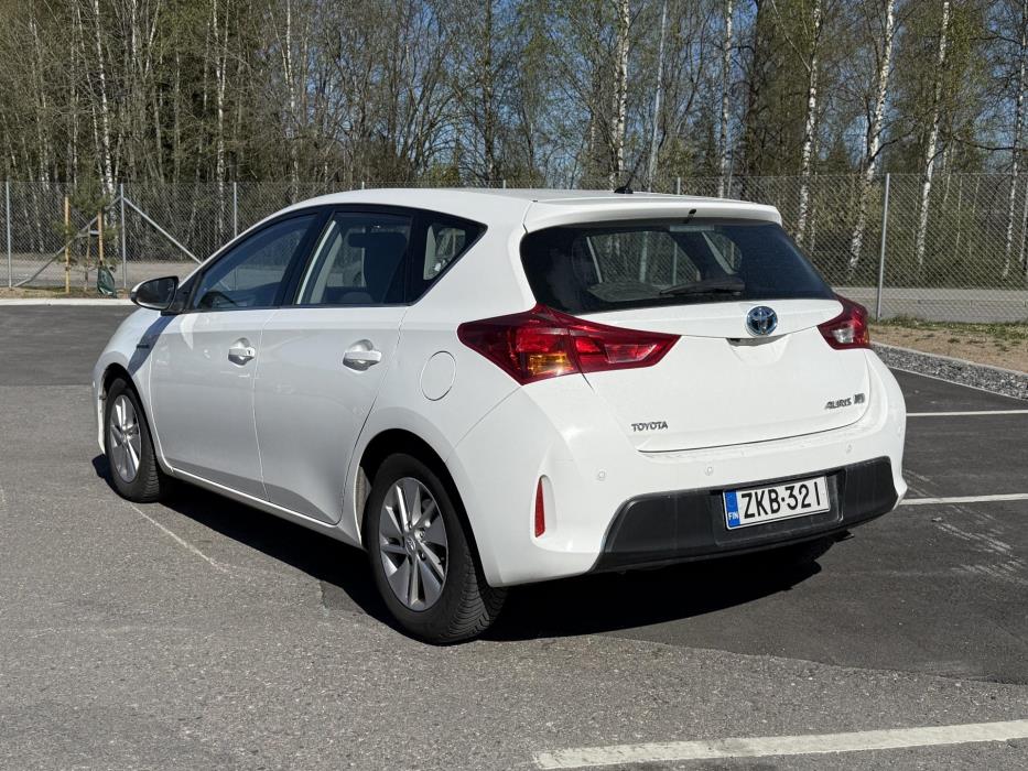 TOYOTA Auris 2013