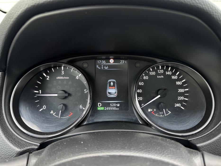 NISSAN Qashqai 2015