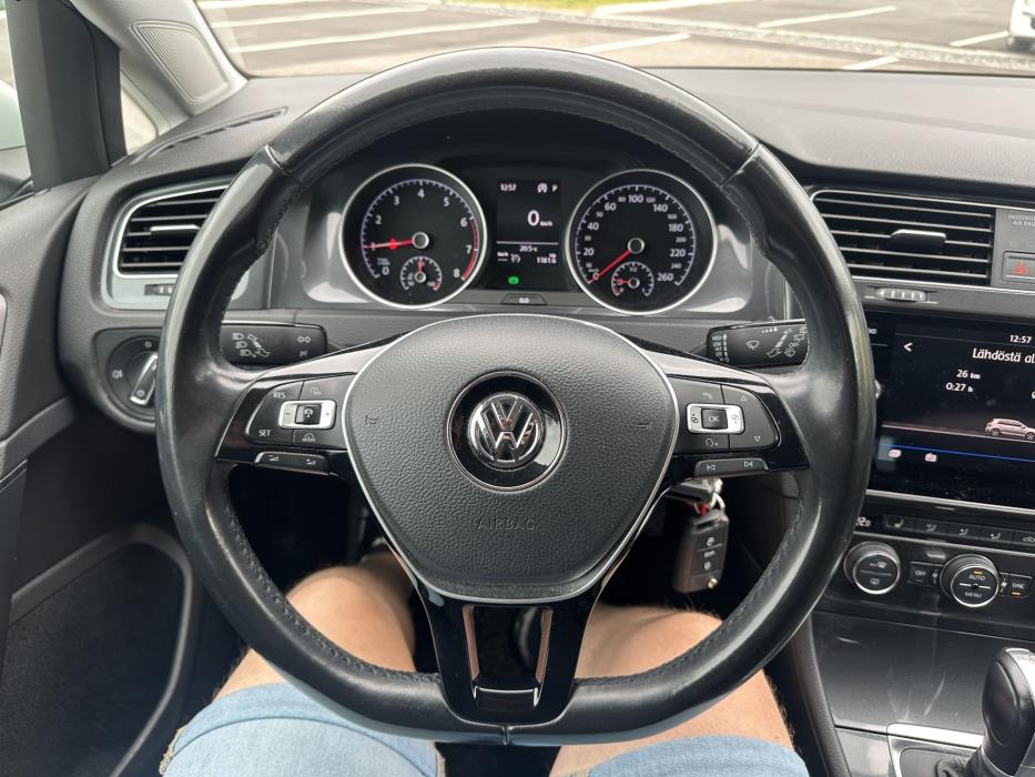 VOLKSWAGEN Golf 2017